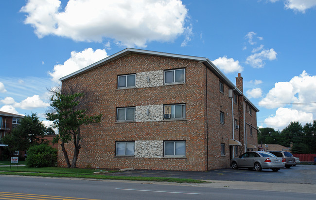 4643-4647 Clyde Ave in Lyons, IL - Building Photo - Building Photo