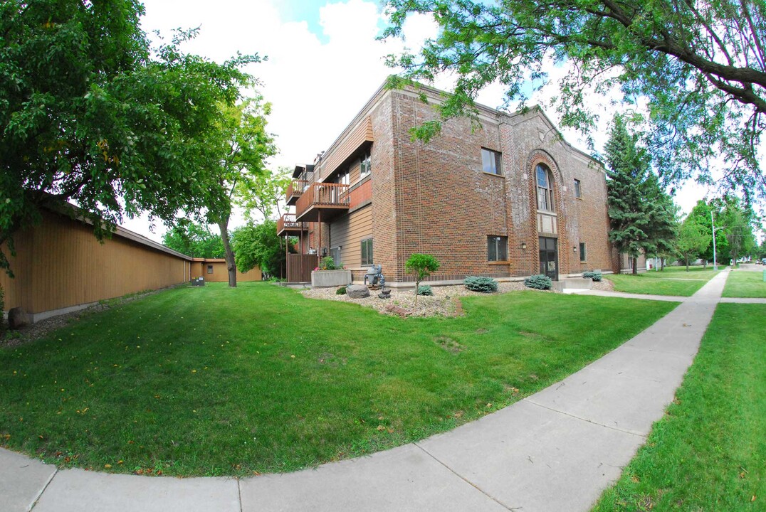 Webster Apartments in Austin, MN - Foto de edificio