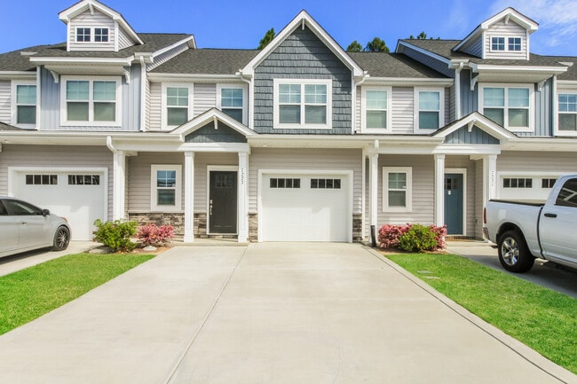 7227 Bellacroft Dr