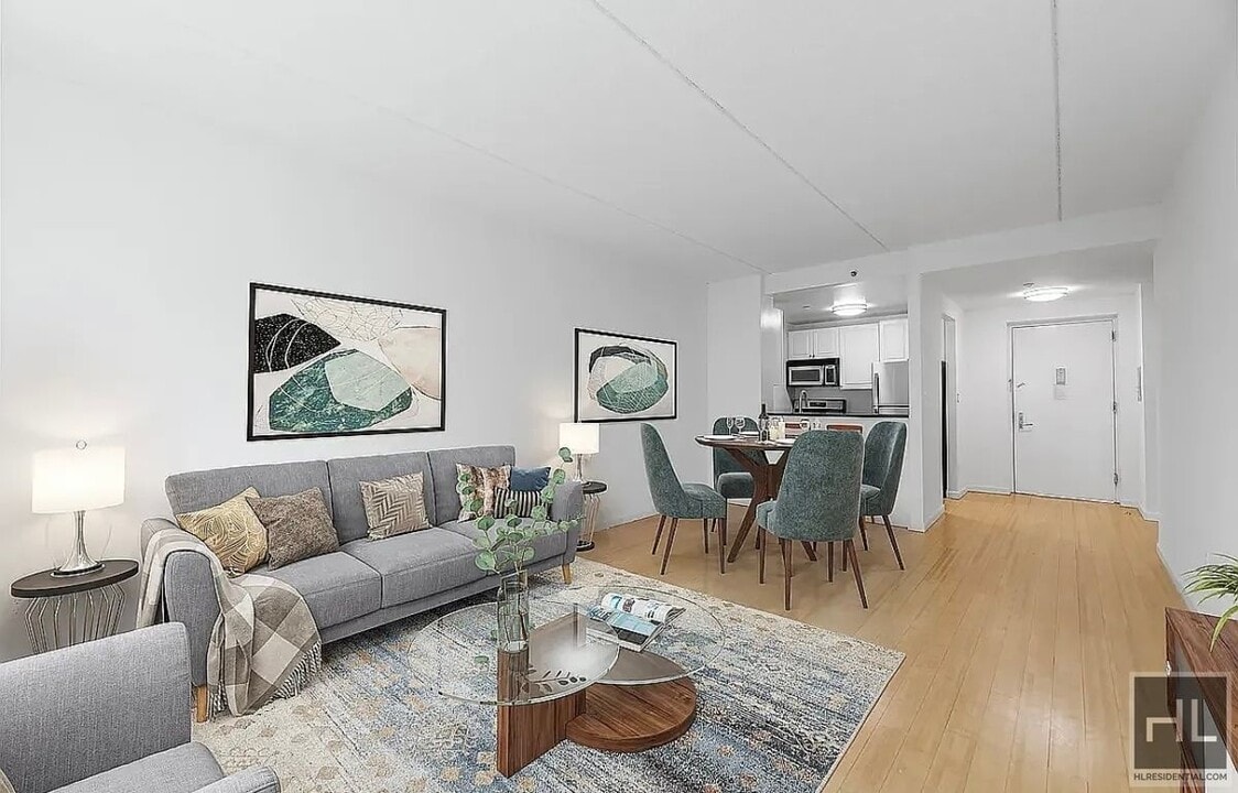 WEST 83 STREET, Unit 4 in New York, NY - Building Photo