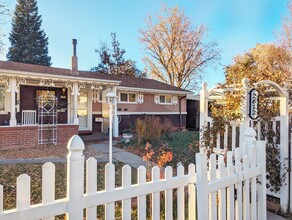 2612 Lark Dr in Colorado Springs, CO - Foto de edificio - Building Photo