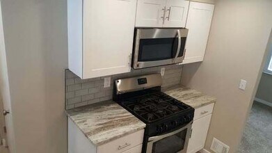 1227 Bellaire Pl in Pittsburgh, PA - Building Photo - Building Photo