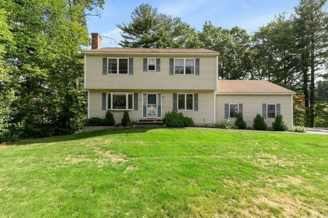 property at 3 Smokey Ln