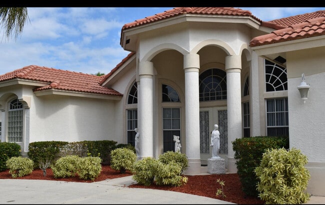 property at 1913 SE Airoso Blvd