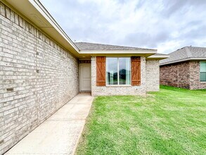 7006 11th St in Lubbock, TX - Building Photo - Building Photo