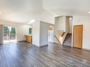 276 NE Tralee Ct in Hillsboro, OR - Building Photo - Building Photo