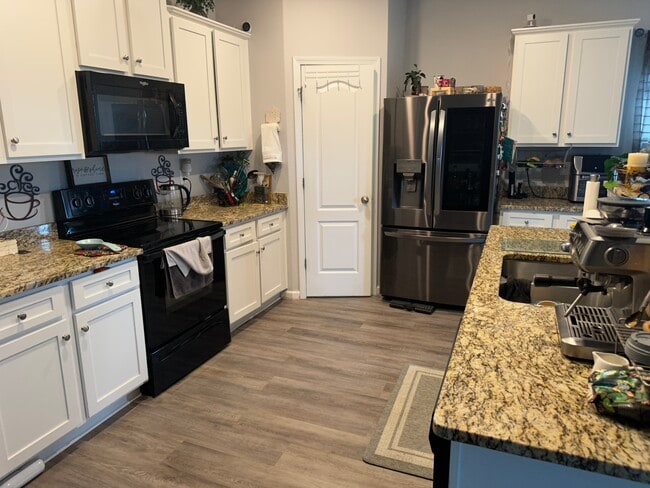 property at 3112 Ellingford Rd