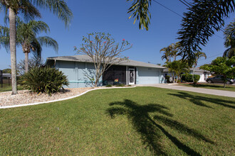 1502 SE 11th Pl in Cape Coral, FL - Building Photo - Building Photo