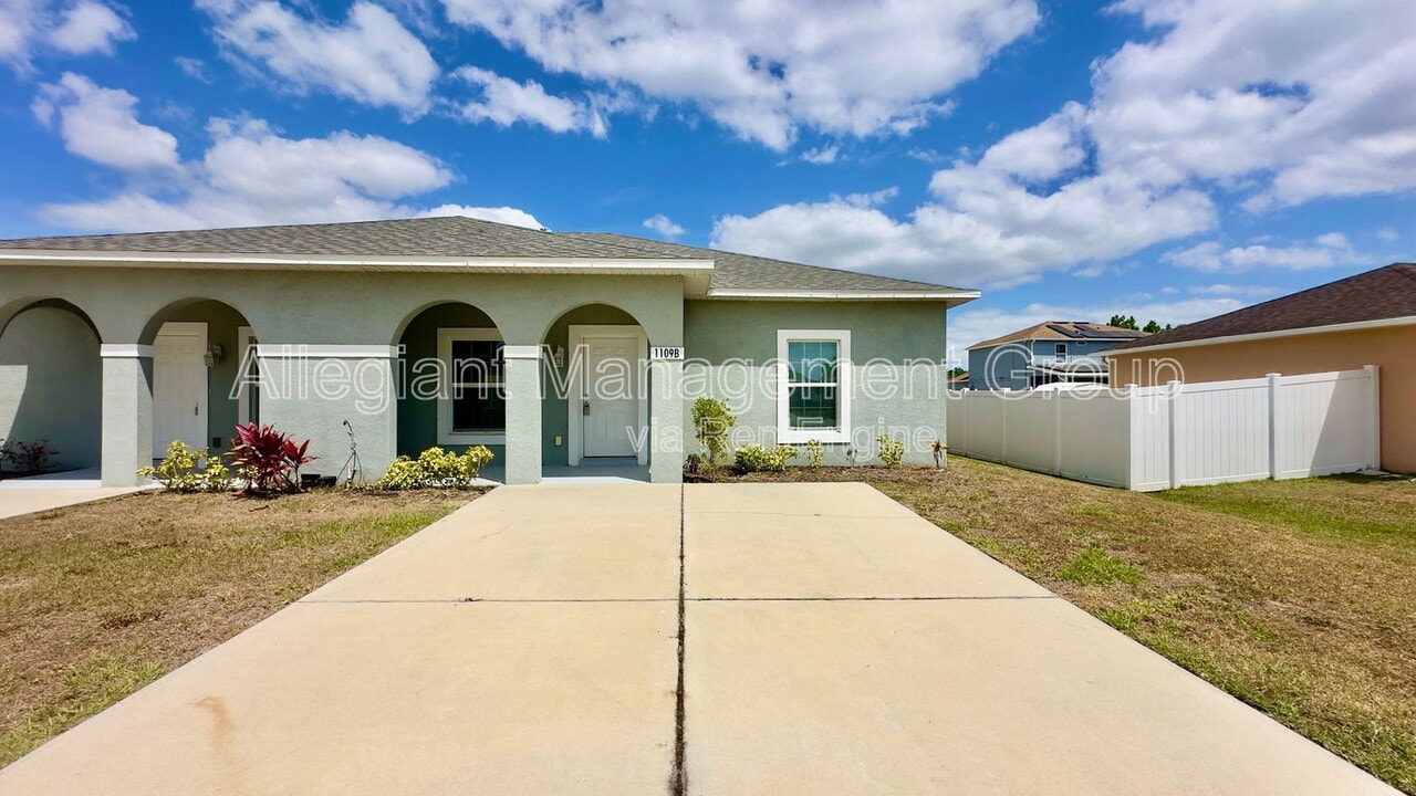 1109 Najac Ln in Kissimmee, FL - Building Photo