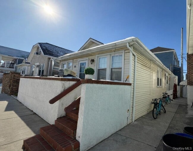 property at 41 Kentucky St