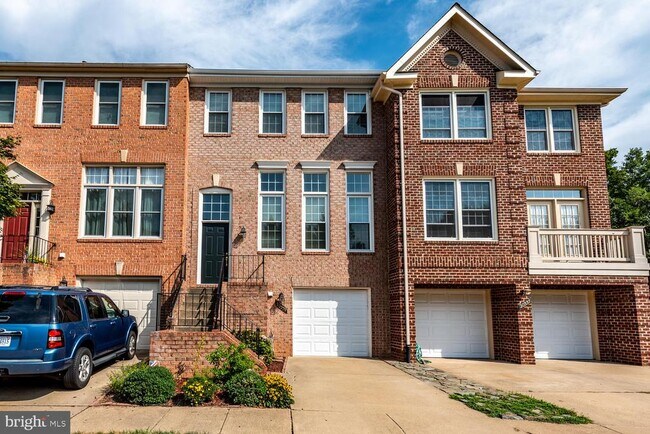 20339 Brentmeade Terrace in Sterling, VA - Building Photo - Building Photo