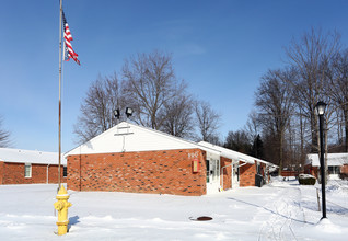 Cortview Village in Cortland, OH - Building Photo - Building Photo