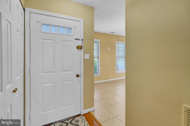 6389 Fenestra Ct in Burke, VA - Building Photo - Building Photo