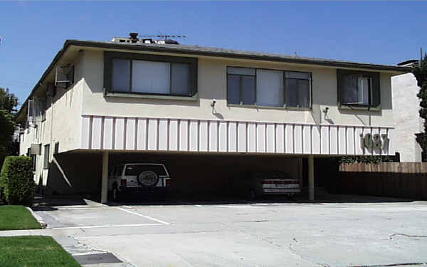 1027 S Corning St in Los Angeles, CA - Building Photo - Building Photo