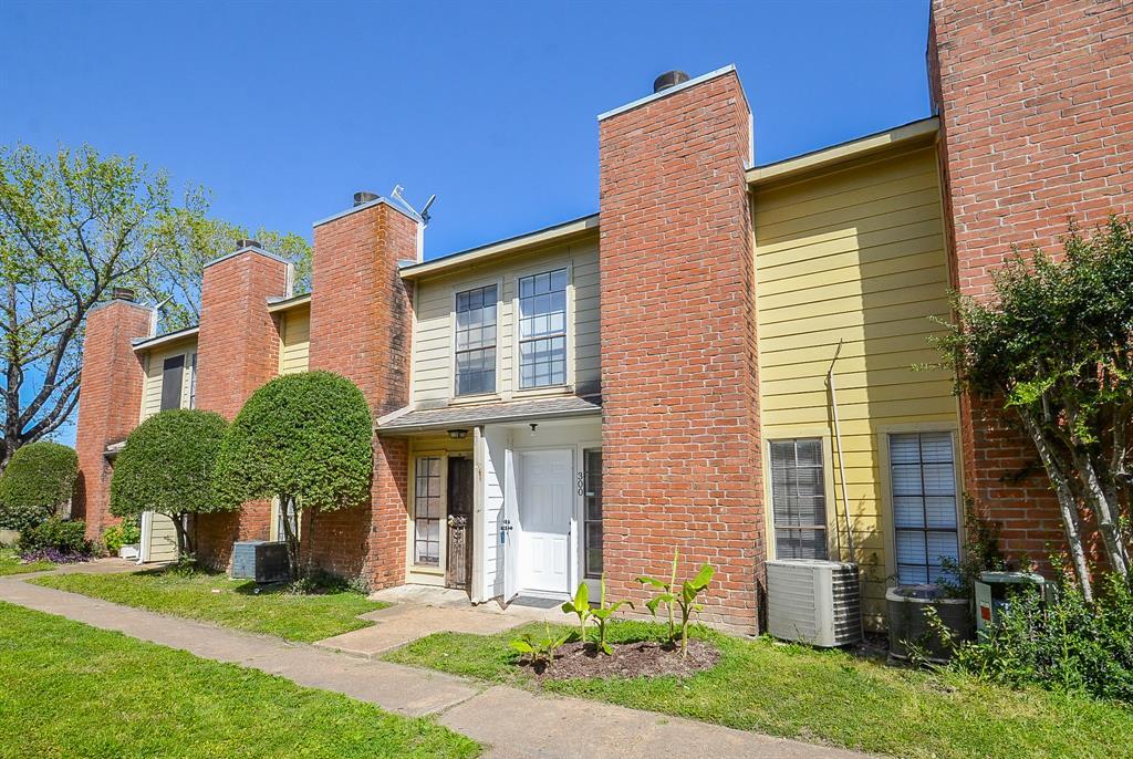 10501 South Dr in Houston, TX - Building Photo