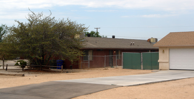 13130 Mohawk Rd in Apple Valley, CA - Building Photo - Building Photo