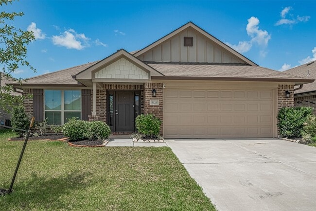 property at 5323 Vermilion Ct