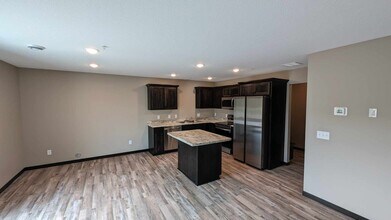 2301 Park View Ln NE in Sauk Rapids, MN - Building Photo - Building Photo