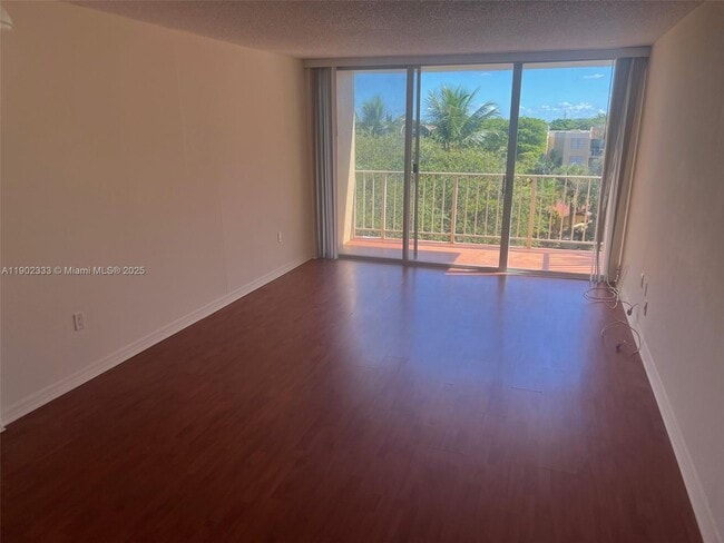 13120 SW 92nd Ave in Miami, FL - Building Photo - Building Photo