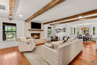 301 Medlin Creek Loop in Dripping Springs, TX - Building Photo - Building Photo