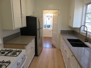 828 W Glenoaks Blvd, Unit 828 in Glendale, CA - Building Photo - Building Photo