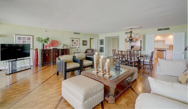 2450 Presidential Way-Unit -1906 in West Palm Beach, FL - Building Photo - Building Photo