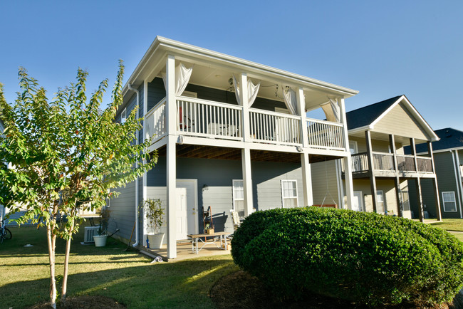 Savannah Square in Auburn, AL - Building Photo - Building Photo