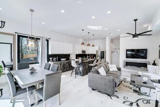 1409 E M. Franklin Ave in Austin, TX - Building Photo - Building Photo