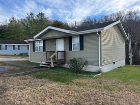 132 Burkhardt Way in Kodak, TN - Building Photo