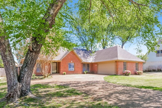 property at 4264 Thunderstone Cir W