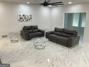 558 Kenwood Rd in Fayetteville, GA - Building Photo - Building Photo