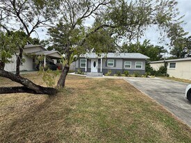 5504 60th Way N in St. Petersburg, FL - Building Photo