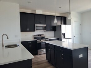 1550 Times Dr in Des Plaines, IL - Building Photo - Building Photo