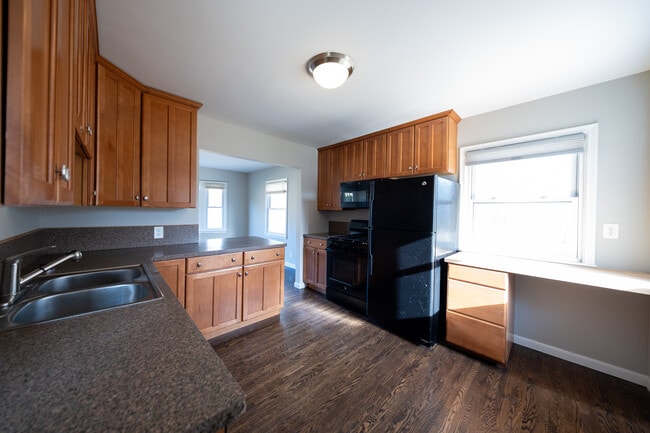 7301 W Old Shakopee Rd in Bloomington, MN - Building Photo - Building Photo