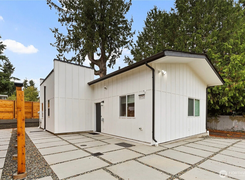 10712 Linden Ave N in Seattle, WA - Building Photo