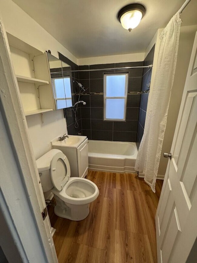 3452 W Irving Park Rd in Chicago, IL - Building Photo - Building Photo