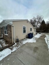 748 S 24th St in Saginaw, MI - Foto de edificio - Building Photo