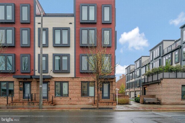601 N Henry St in Alexandria, VA - Building Photo - Building Photo