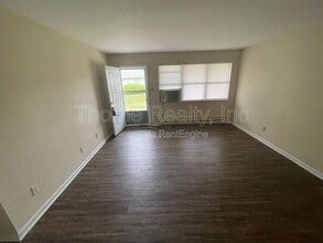 400 E Northern Blvd in Tarboro, NC - Foto de edificio - Building Photo