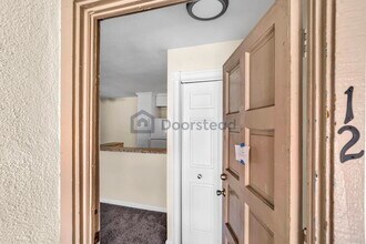 2521 W Sunflower Ave, Unit J 12 in Santa Ana, CA - Building Photo - Building Photo