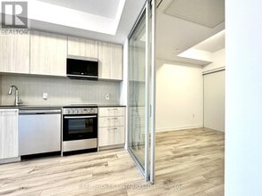 7439 Kingston Rd in Toronto, ON - Building Photo - Building Photo