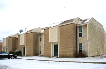 Country Club in Muskogee, OK - Building Photo - Building Photo