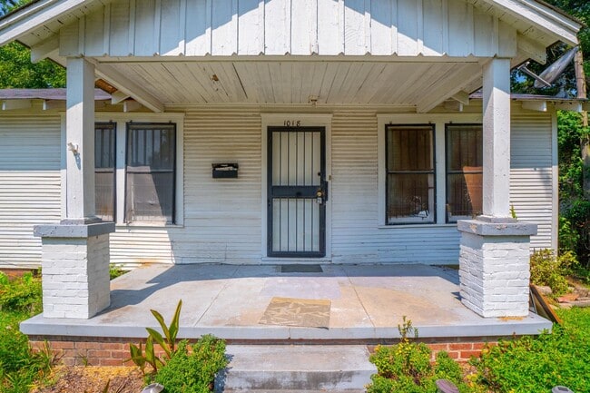 property at 1018 Lewis St