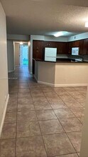 7640 Westwood Dr in Tamarac, FL - Building Photo - Building Photo