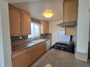 739-739 Santa Barbara Pl in San Diego, CA - Building Photo - Building Photo
