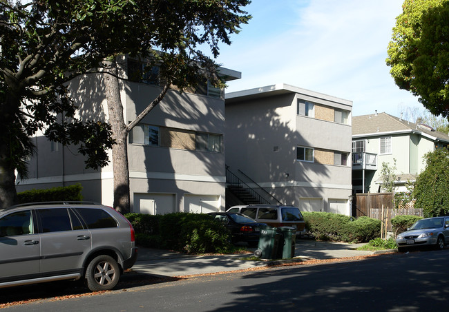 22 Arch St in Redwood City, CA - Foto de edificio - Building Photo