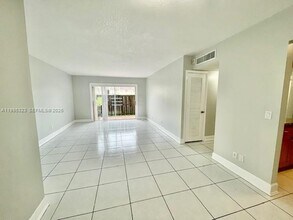 9000 SW 137th St in Miami, FL - Building Photo - Building Photo