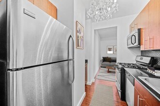 8 Liberty Pl in New York, NY - Building Photo - Building Photo