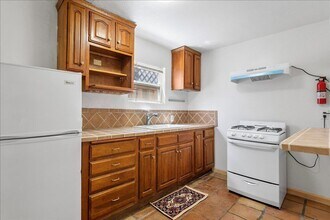 2308 Woolsey St in Berkeley, CA - Building Photo - Building Photo