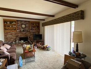 325 Zola Ave in Roseville, CA - Building Photo - Building Photo